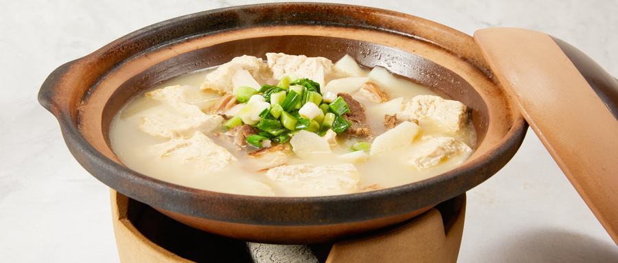 摄图网_501715236_wx_豆腐炖汤（企业商用）.jpg